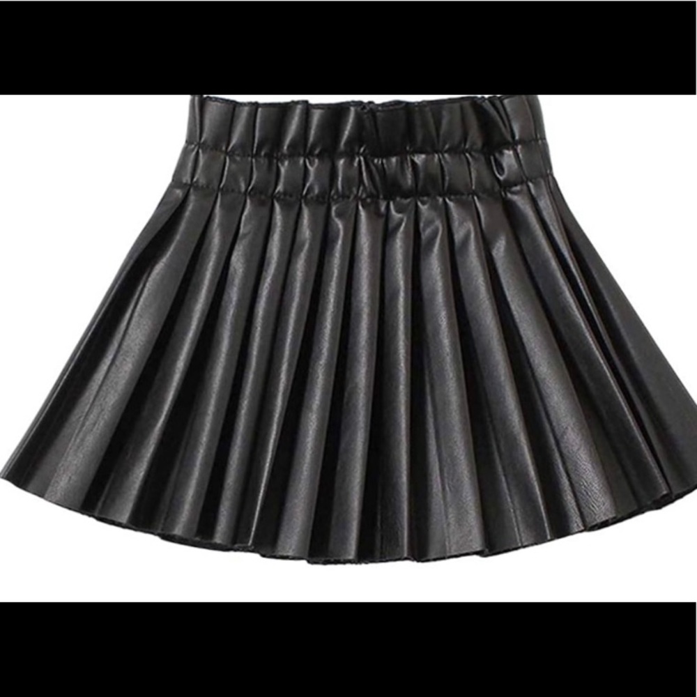 Girls pleated skirt
